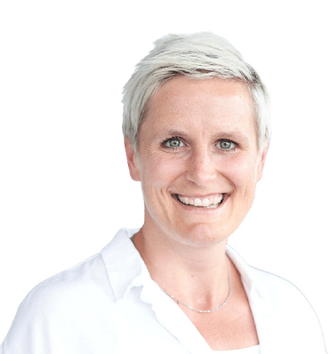 Nina Schulze, Wirtschaftsprüferin, erklärt die Bedeutung von GoBD-konformer Archivierung im Dokumentenmanagement.