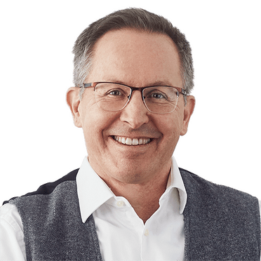 Porträtfoto von Hans-Ulrich Stämpfli, einem agorum-Partner, der Unternehmen bei der Implementierung von DMS unterstützt.